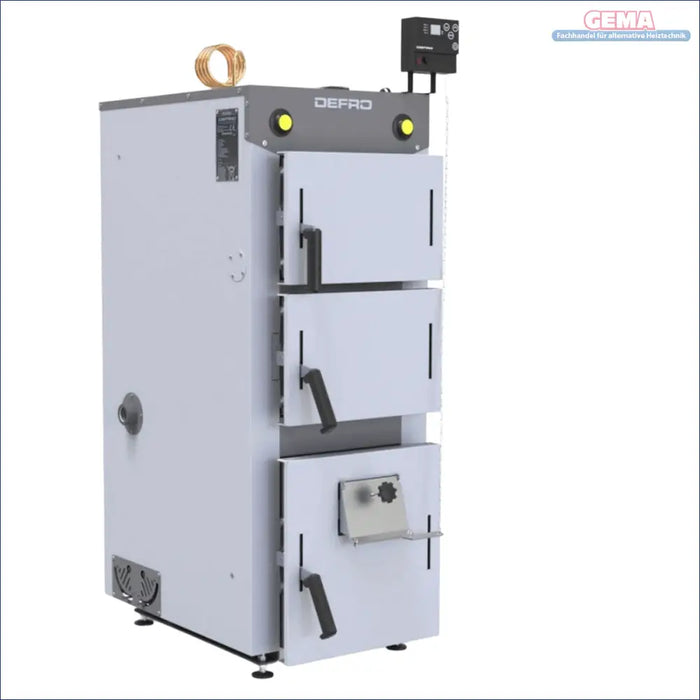Weiße dreitürige Heizkessel mit Steuerungspanel für Defro Firewood Plus 12 kW
