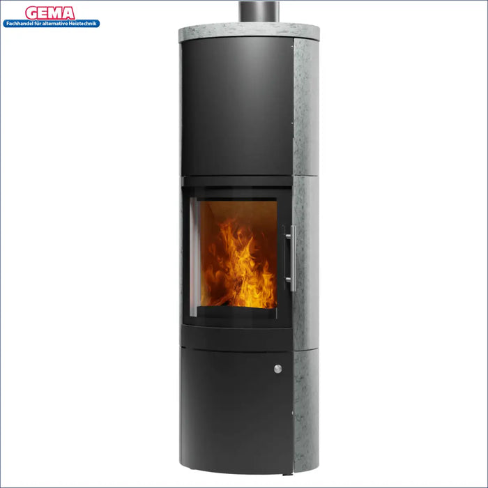 Kaminofen Leo von Königshütte 🔥 5 kW, raumluftunabhängig mit Wärmespeicher, elegantes Design in Schwarz und Grau.
